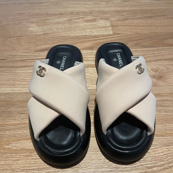 Chanel sandals. Only worn once! Size 35.5. Comes with dust bags, no box. - Picture 4 of 6
